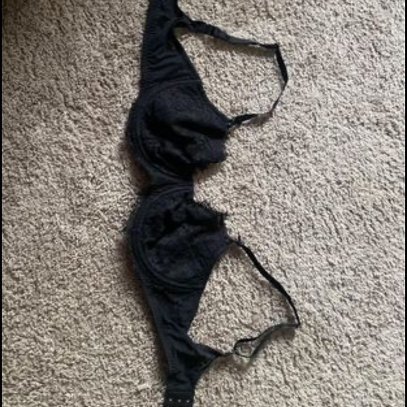 Victoria’s Secret bras 38D - Picture 3 of 5